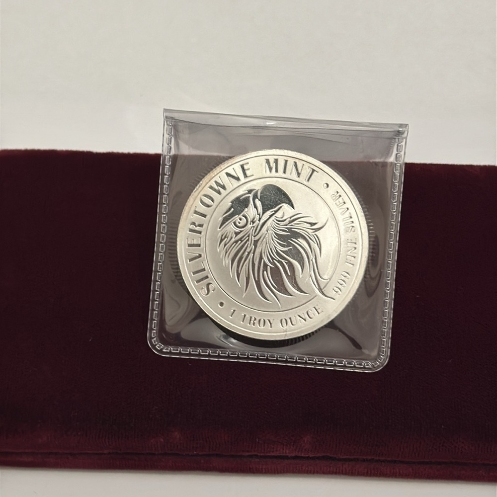 Silver coin 1 oz 999 fine Silver town mint a beautiful Eagle edition 🦅 - Picture 14 of 14